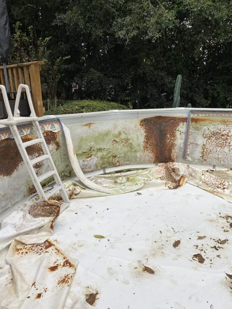 Above ground swimming pool wall is badly rusted and needs replacing