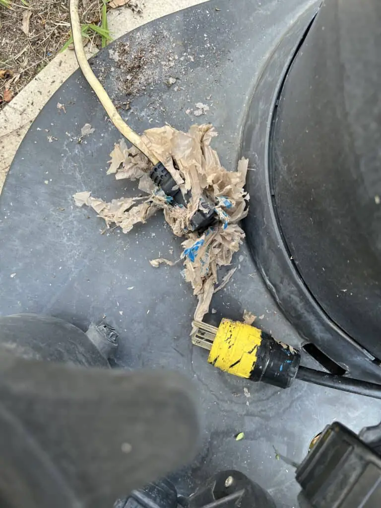 Extension cord nest to plug for above ground pool pump